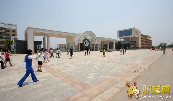 江西工业贸易职业技术学院.jpg